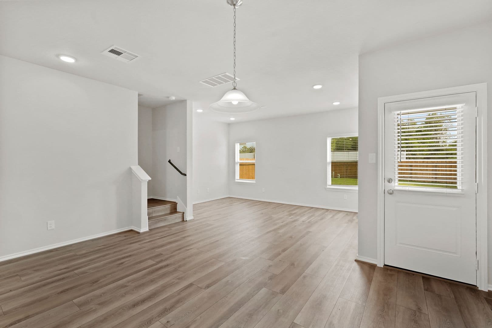 Houston House: 1455 Acorn Meadow St