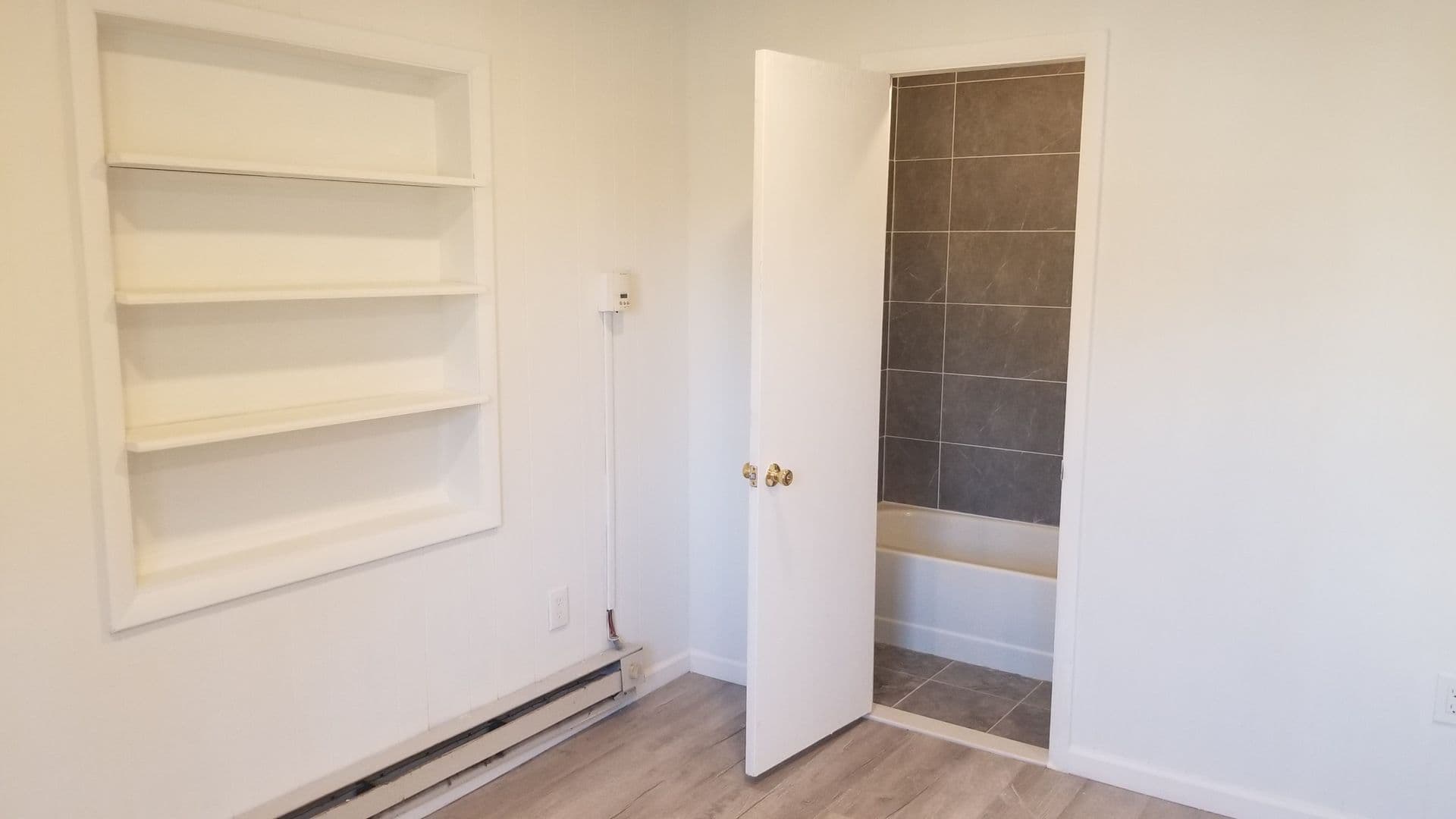 Abington Apartment: 1856 Horace Ave.