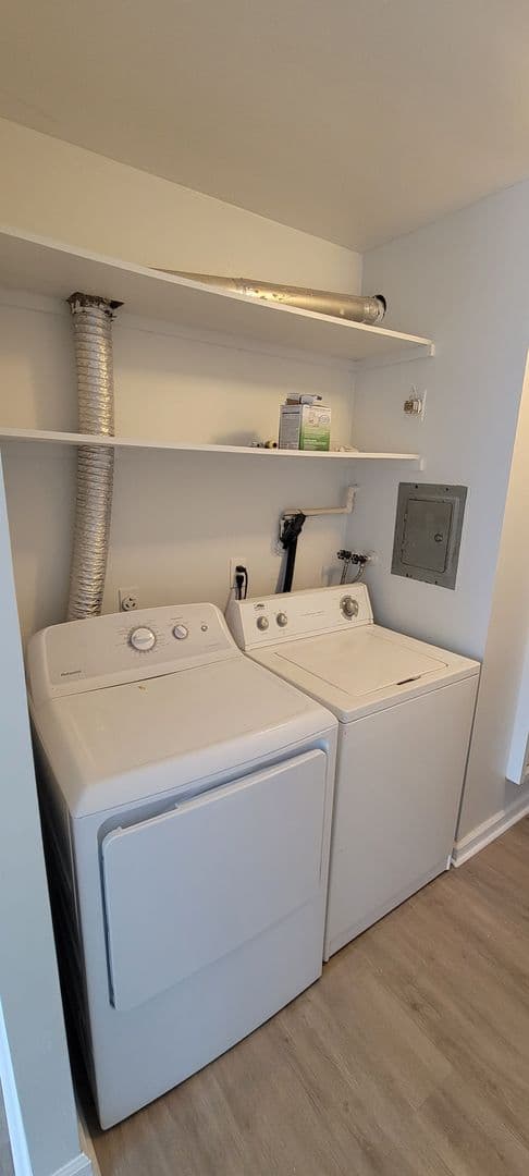 Philadelphia Apartment: 9479 Woodbridge Rd.