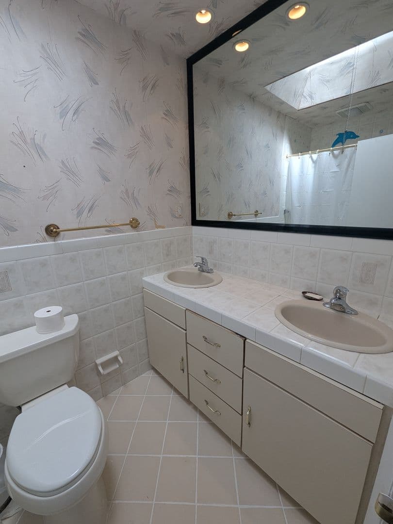 Philadelphia House: 8637 Agusta St.