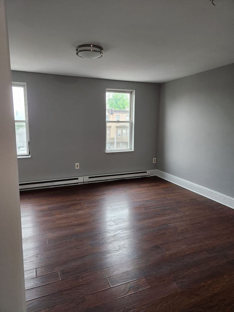 Philadelphia Apartment: 4141 Girard Ave.