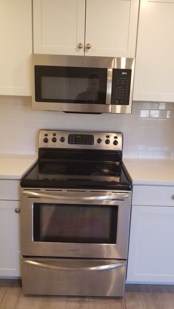 Abington Apartment: 1856 Horace Ave.