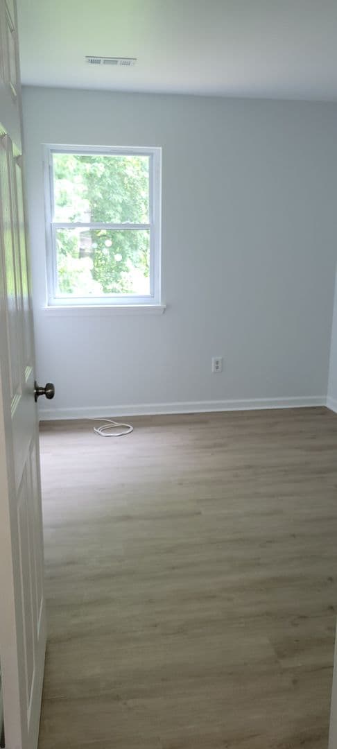 Philadelphia Apartment: 9479 Woodbridge Rd.