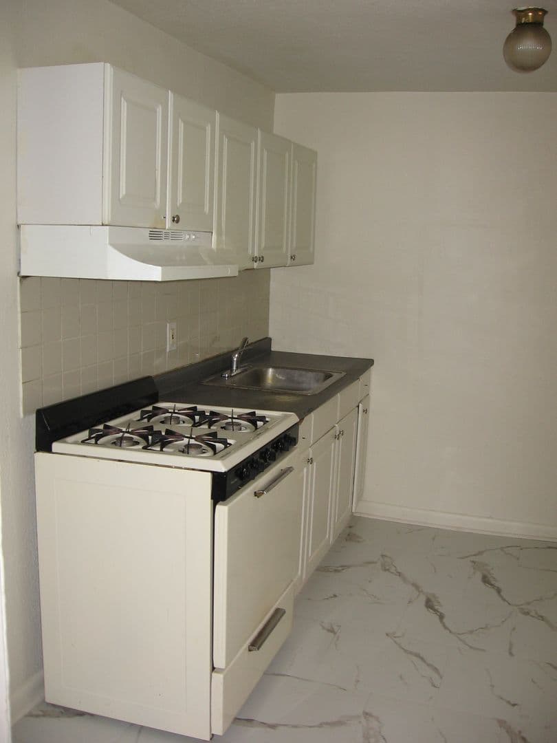 Philadelphia House: 25 E. Bringhurst St.