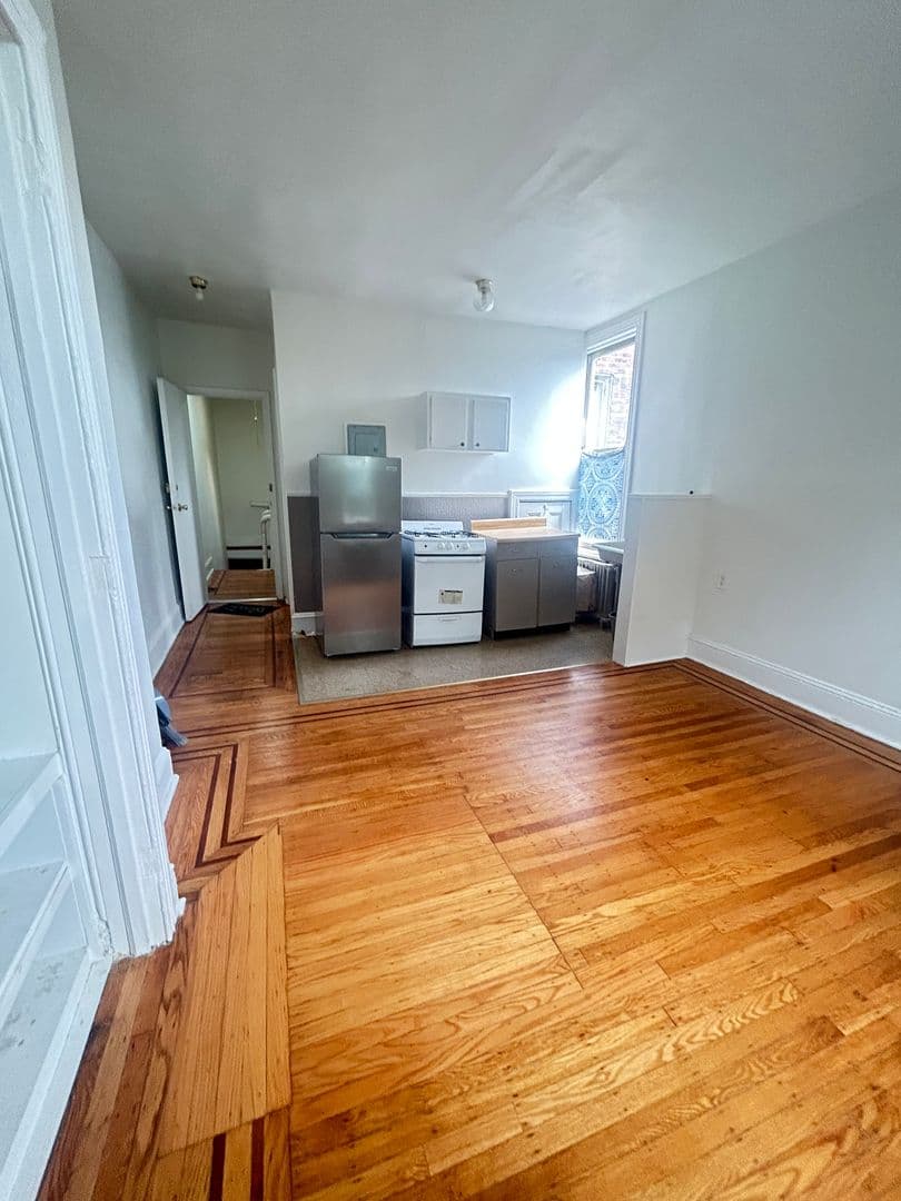 Philadelphia Apartment: 1808 W Tioga St.