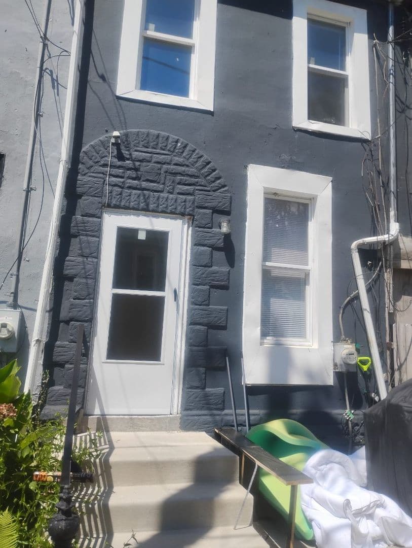 Philadelphia House: 269 E Bringhurst St.