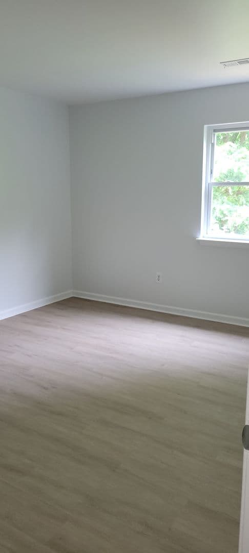 Philadelphia Apartment: 9479 Woodbridge Rd.