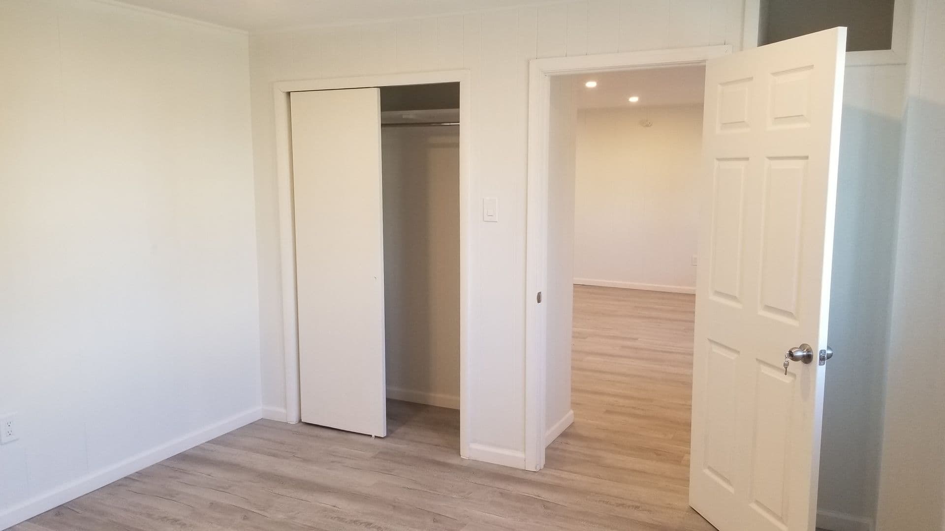 Abington Apartment: 1856 Horace Ave.
