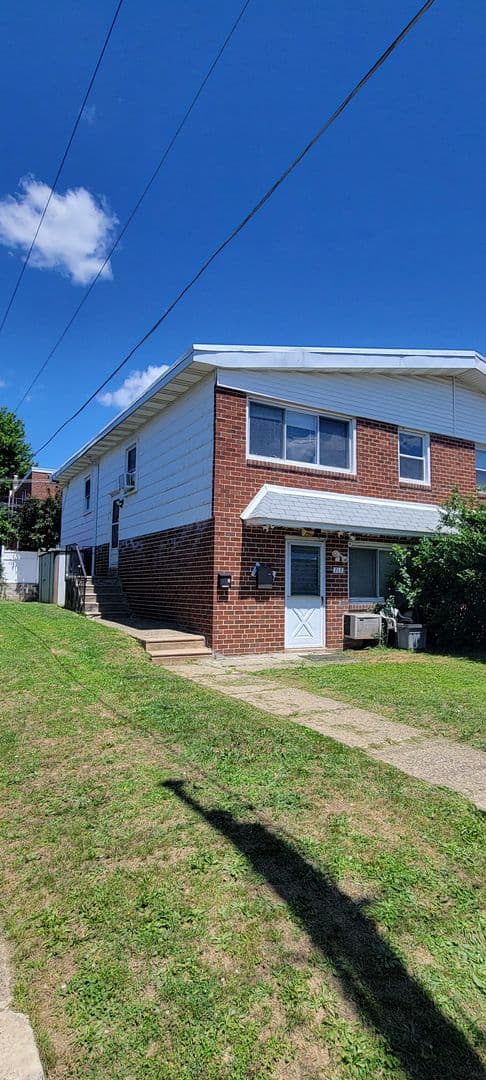 Philadelphia House: 717 Sanford St.