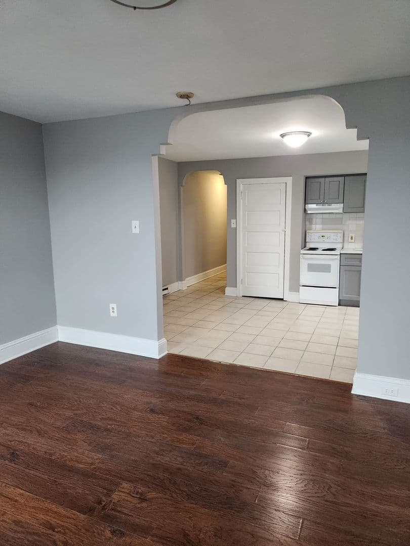 Philadelphia Apartment: 4141 Girard Ave.