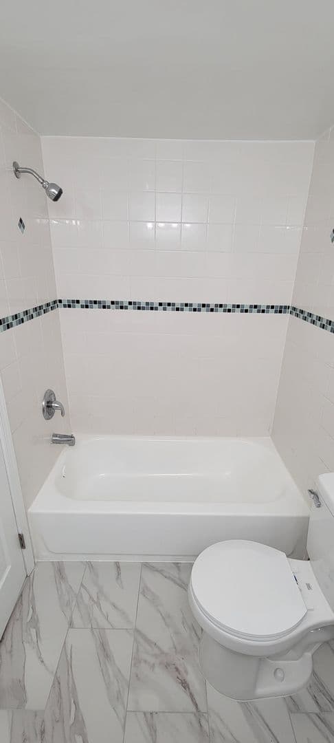 Philadelphia Apartment: 9479 Woodbridge Rd.
