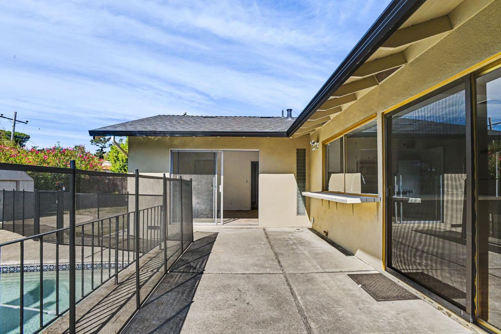 San Mateo House: 10 Los Altos Place