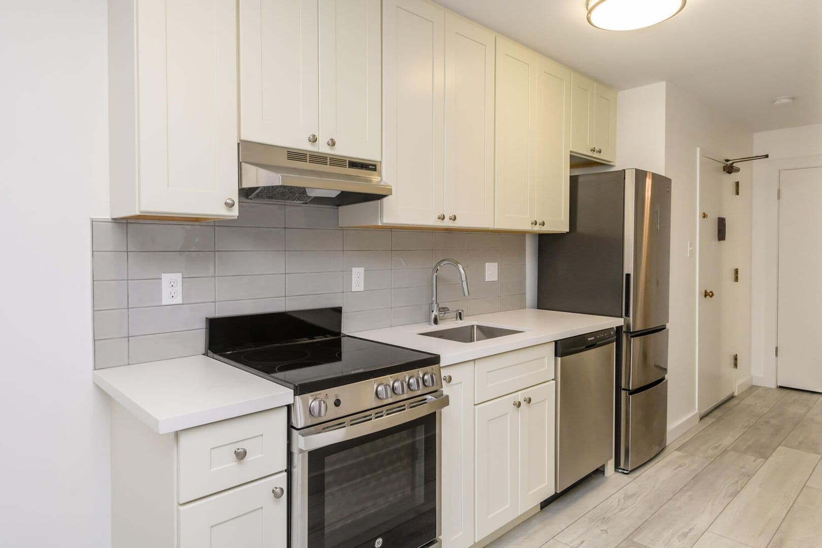 San Francisco Apartment: 550 27th Street