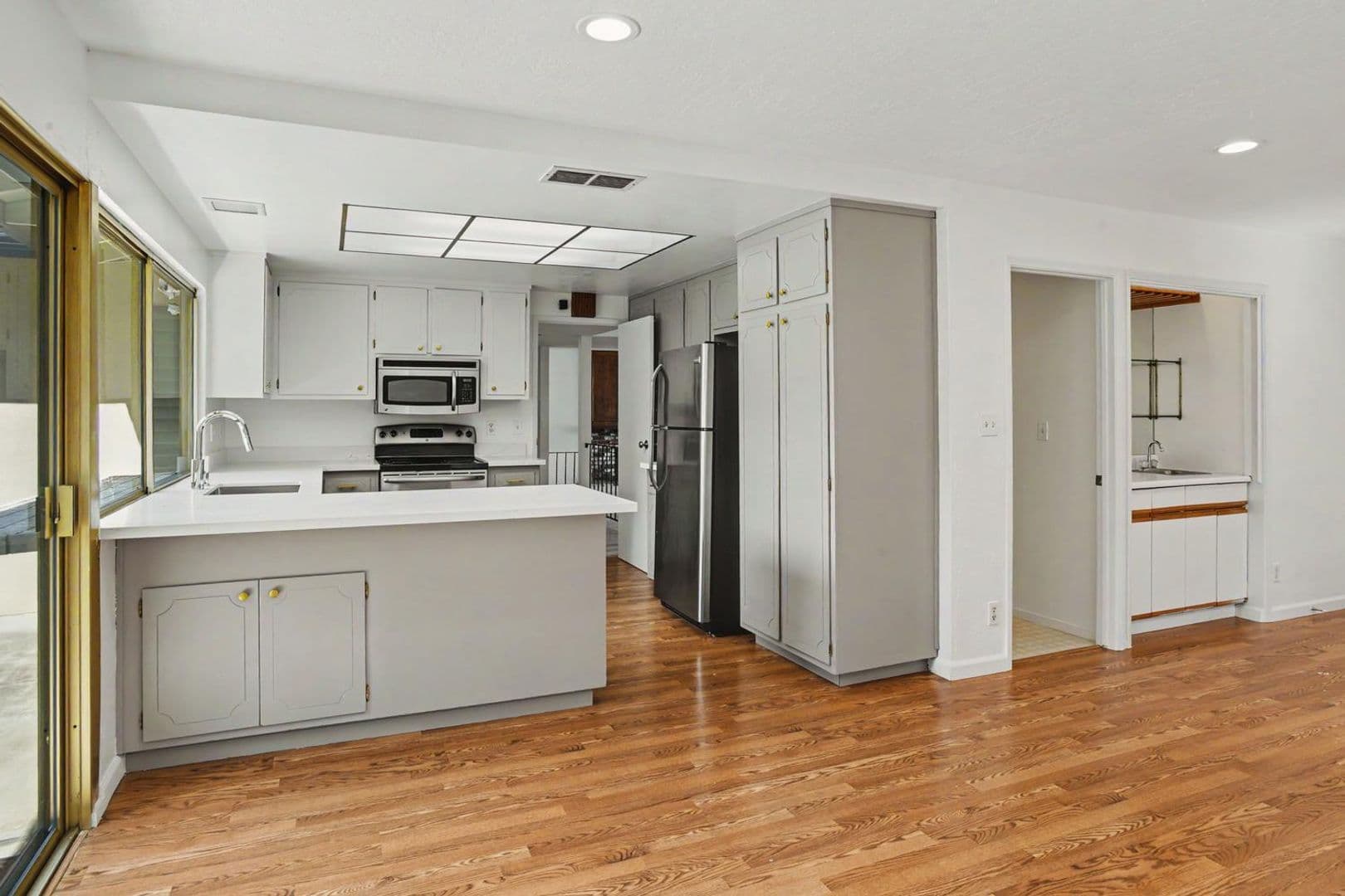 San Mateo House: 10 Los Altos Place