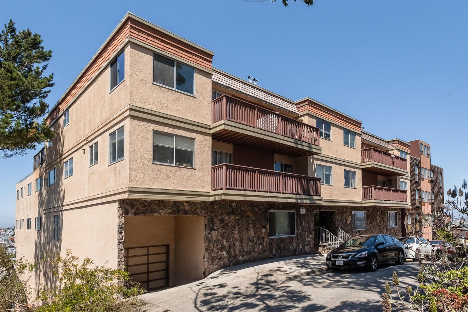 San Francisco Apartment: 550 27th Street