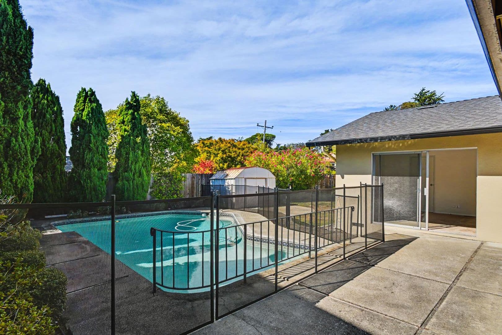 San Mateo House: 10 Los Altos Place
