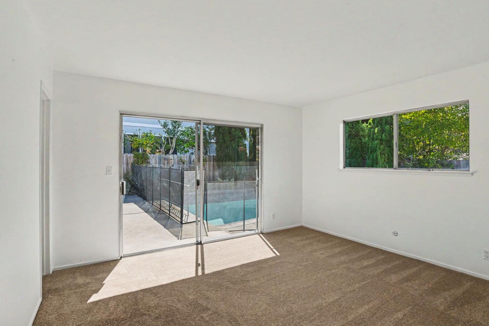 San Mateo House: 10 Los Altos Place