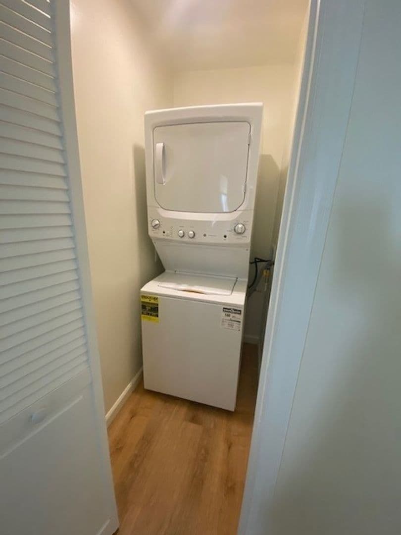 San Francisco Apartment: 4407 Kirkham Street