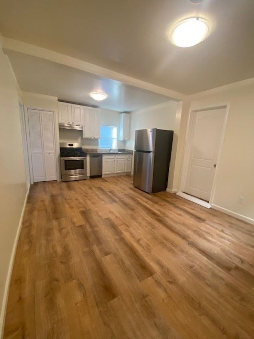 San Francisco Apartment: 4407 Kirkham Street