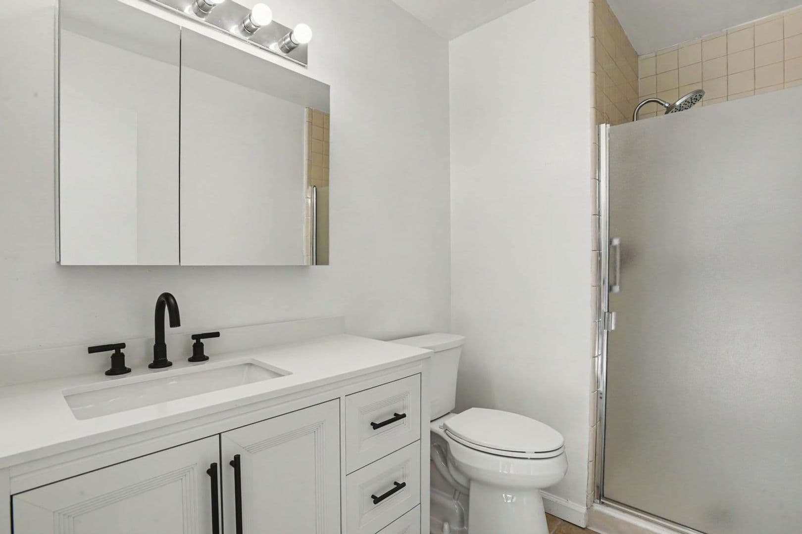 San Mateo House: 10 Los Altos Place