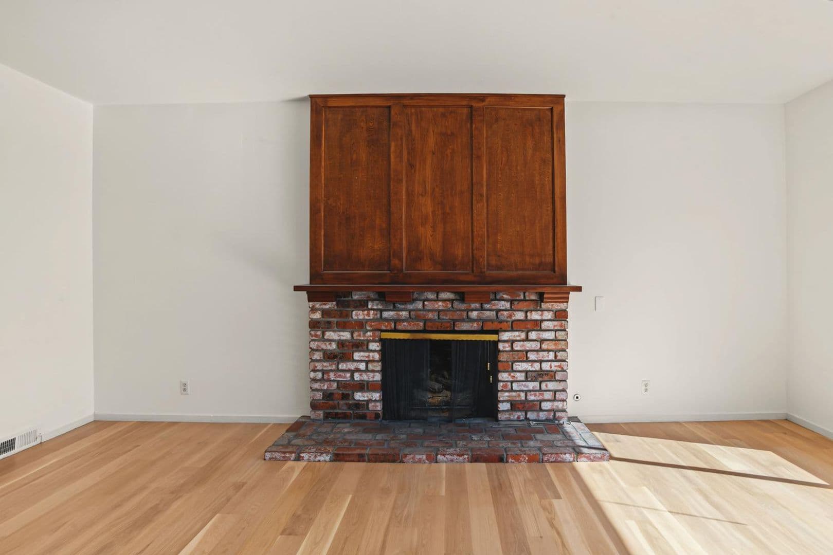 San Mateo House: 10 Los Altos Place