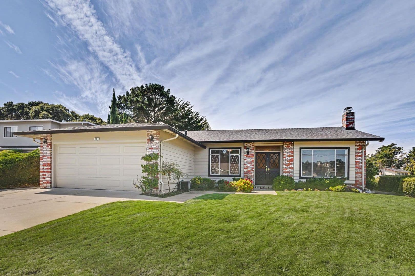 San Mateo House: 10 Los Altos Place