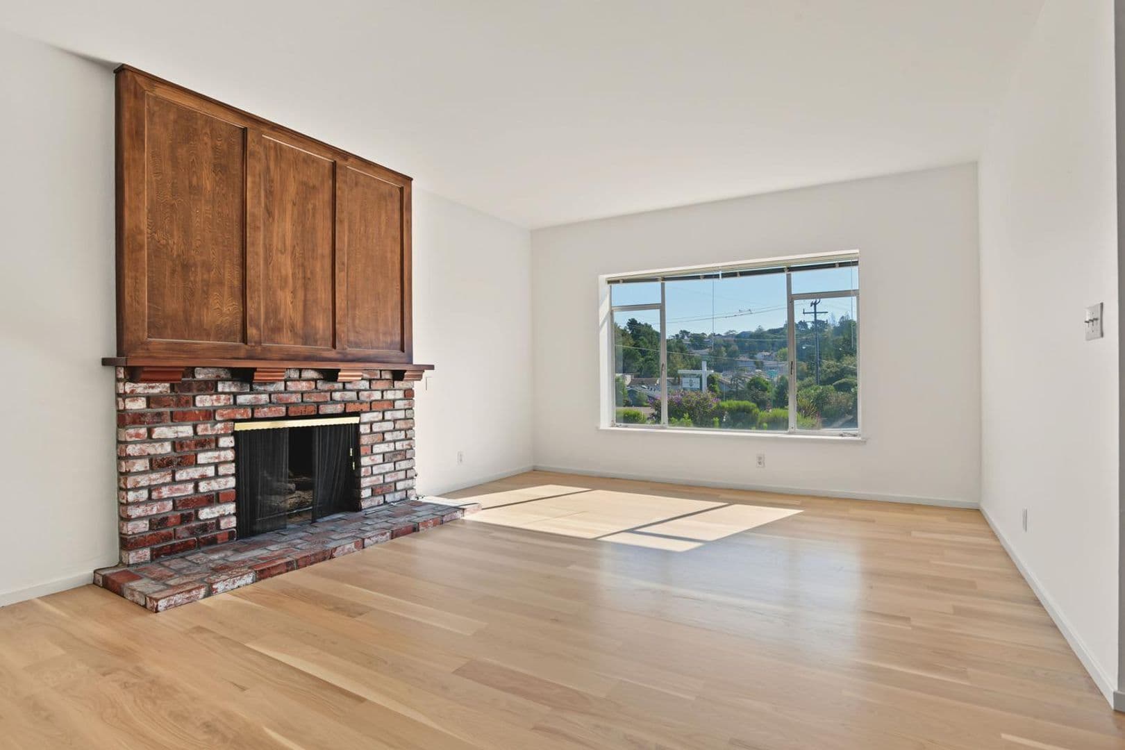 San Mateo House: 10 Los Altos Place
