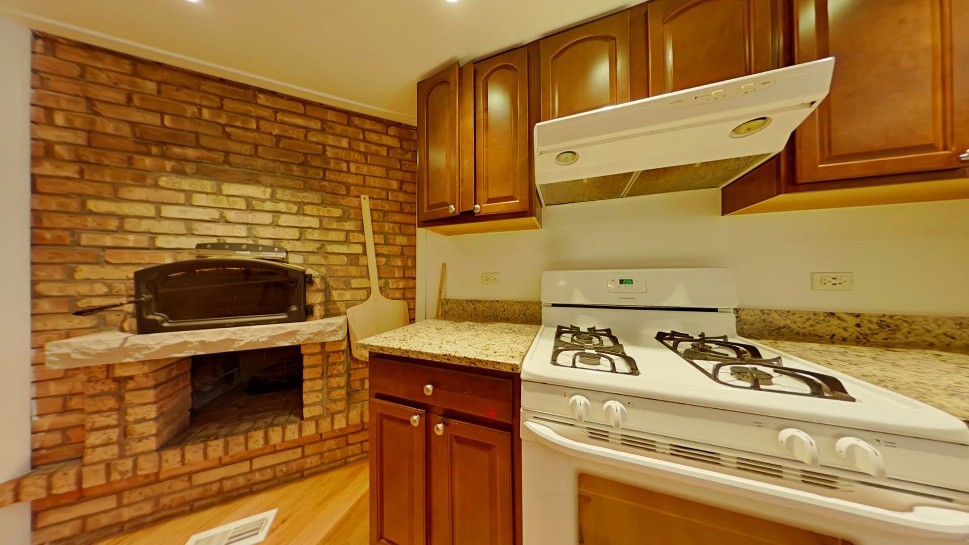 Chicago Apartment: 719 W. Buckingham Pl.