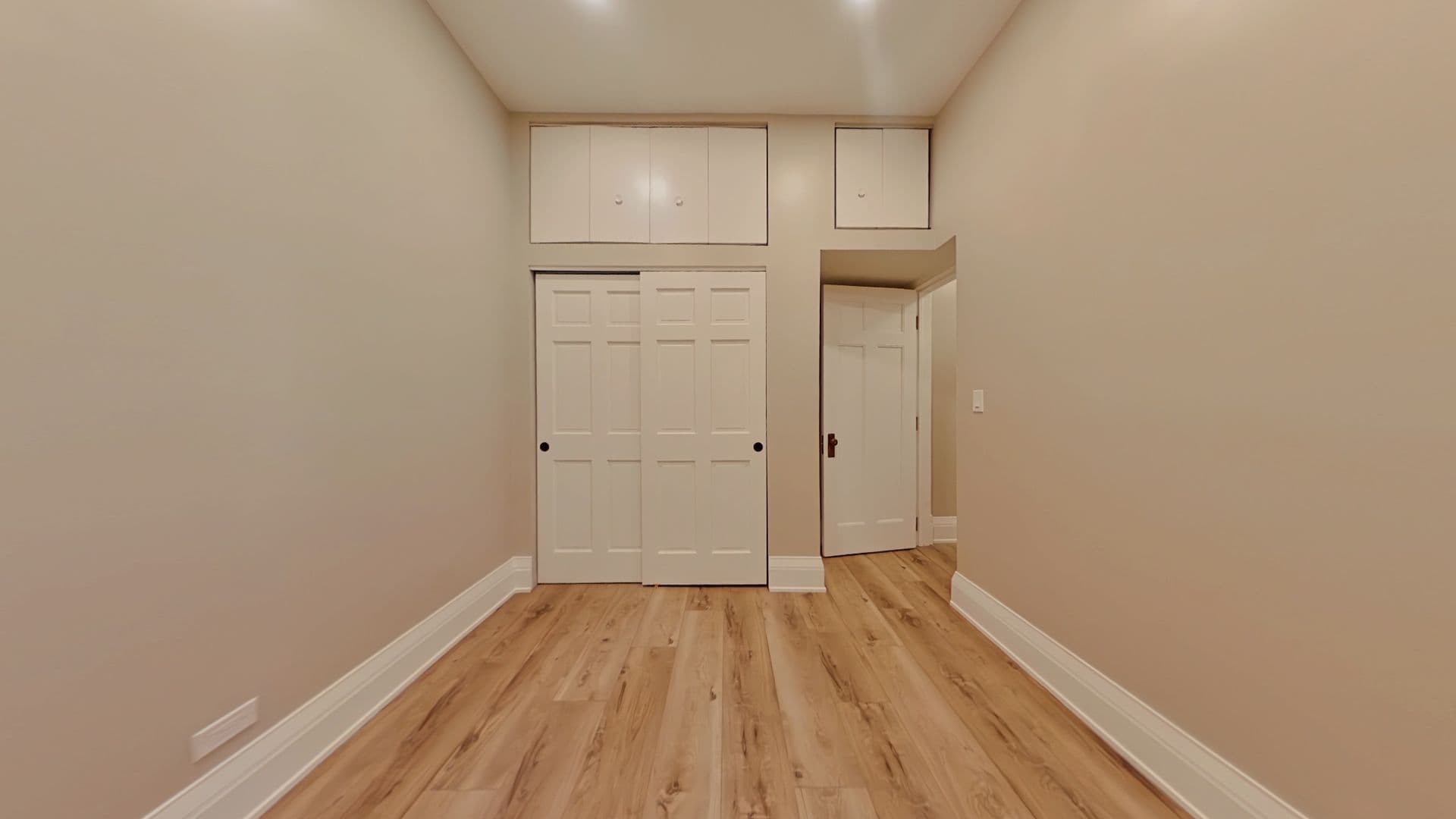 Chicago Apartment: 35 E. Division St.