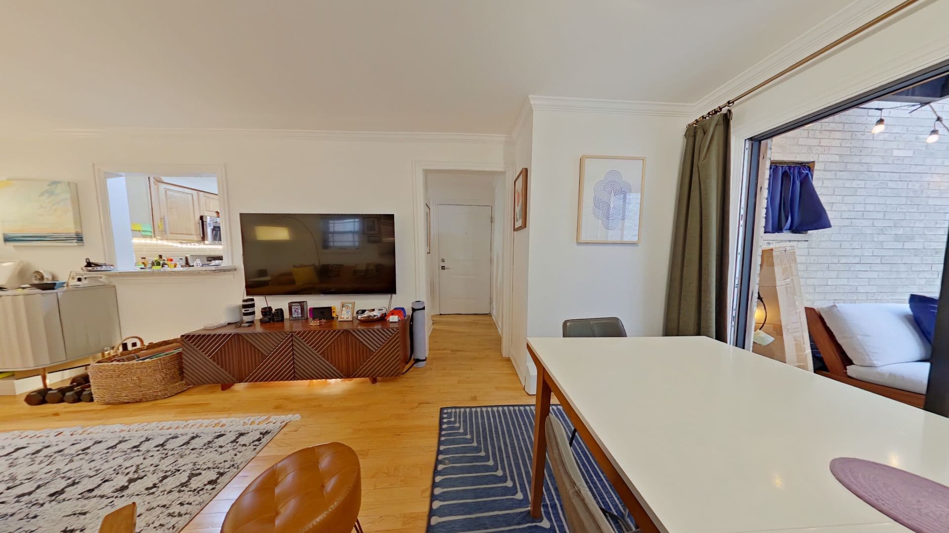 Chicago Apartment: 625 W. Deming
