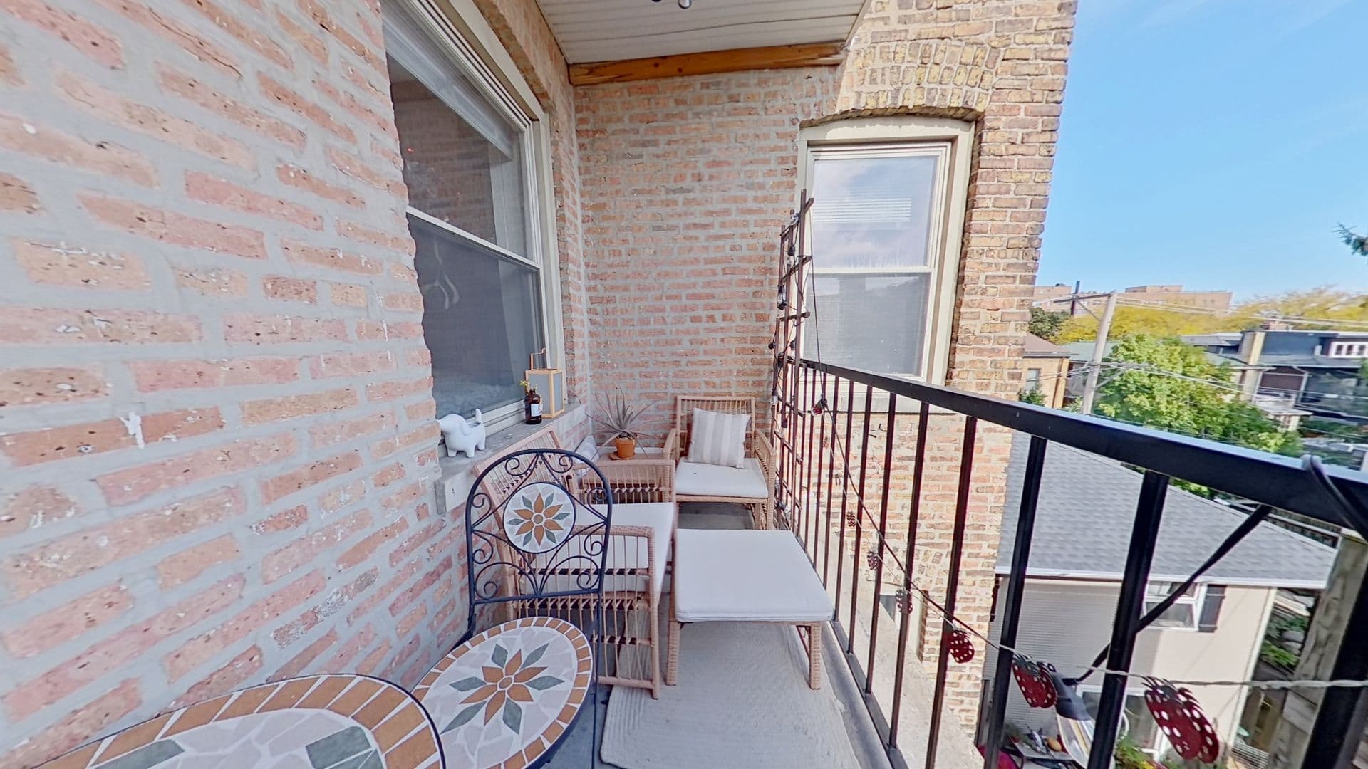 Chicago Apartment: 900 W. Gunnison St.