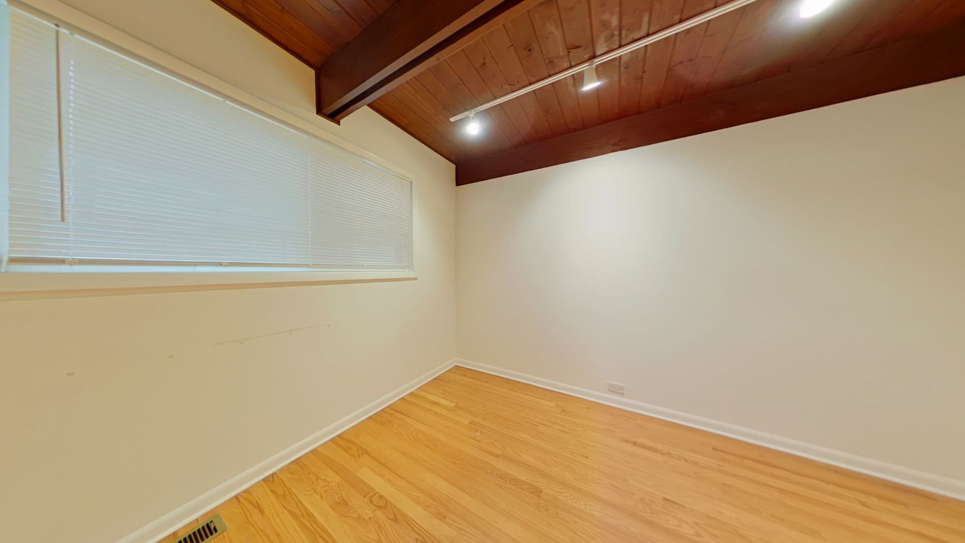 Chicago Apartment: 719 W. Buckingham Pl.
