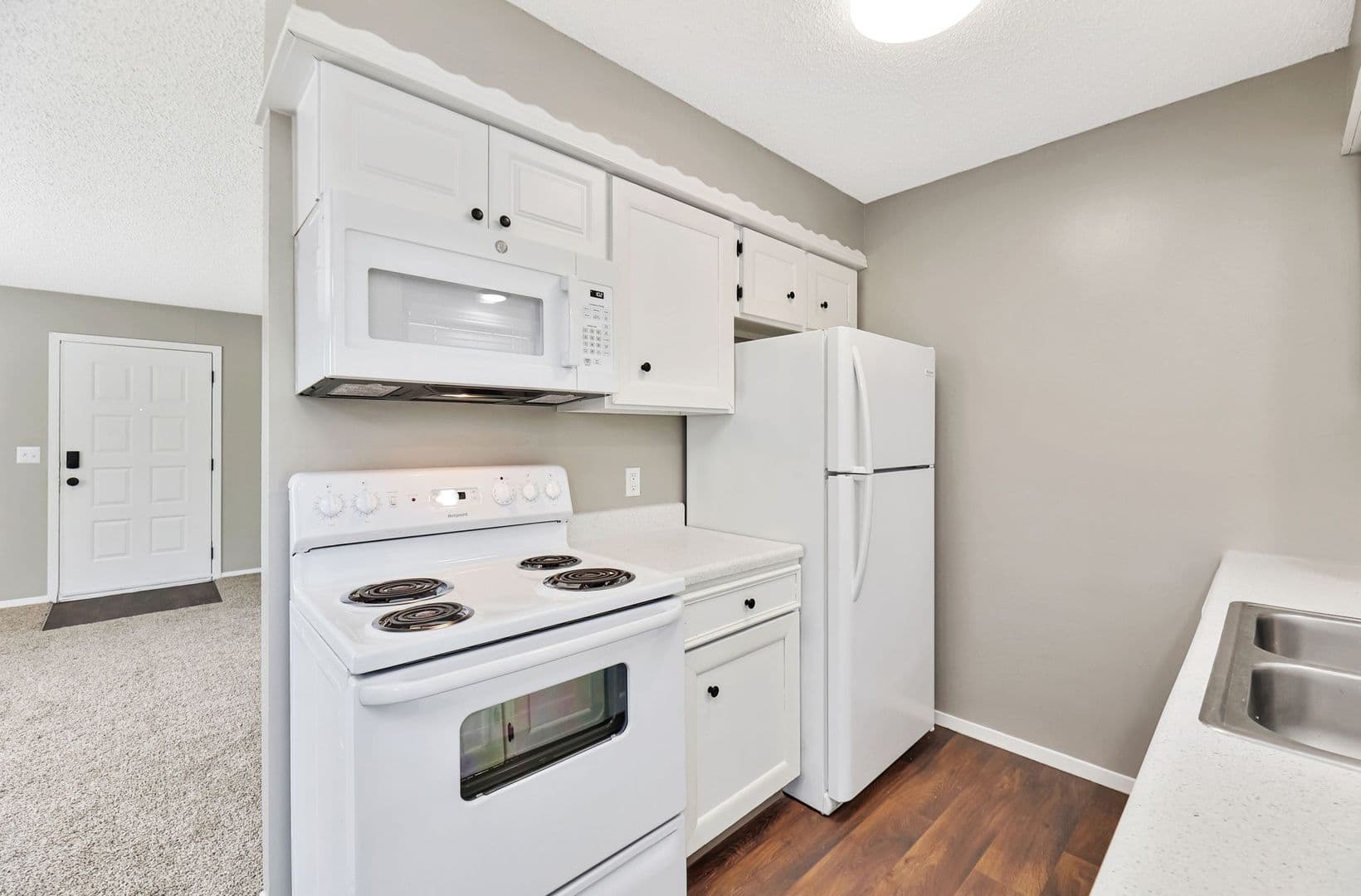 Wichita Apartment: 6841 W. Shade Lane #201