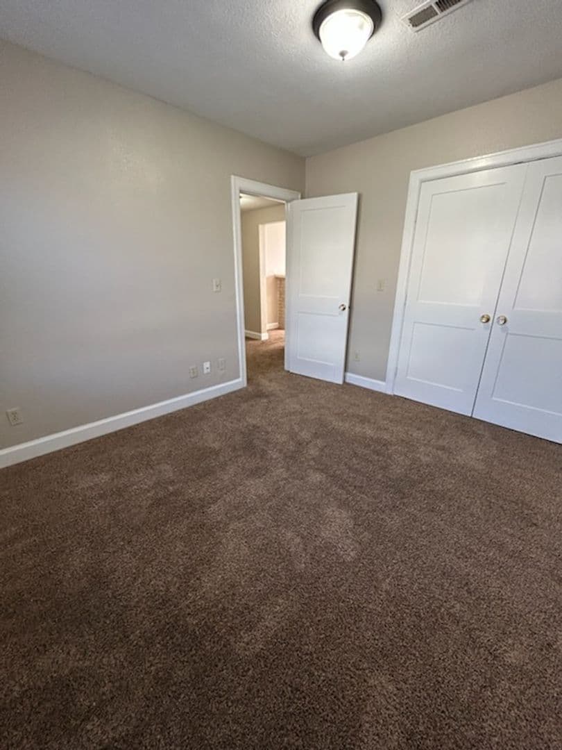 Wichita Apartment: 1160 N Emporia Ave