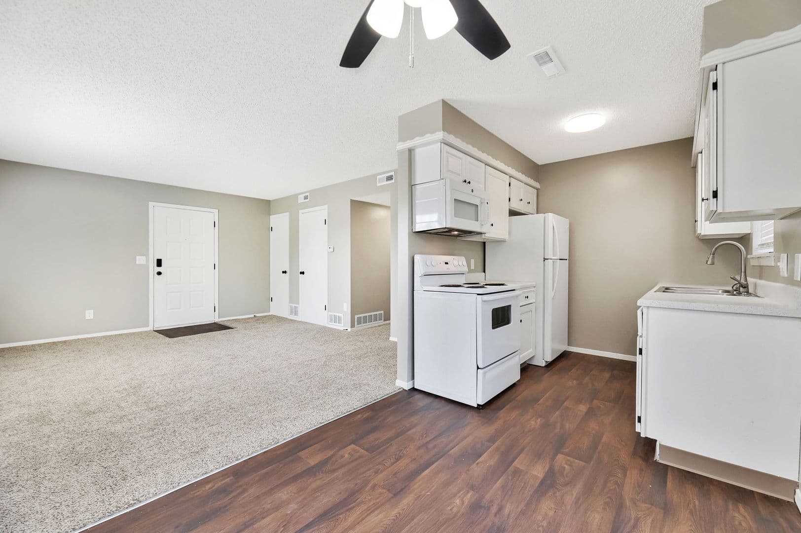 Wichita Apartment: 6841 W. Shade Lane #201