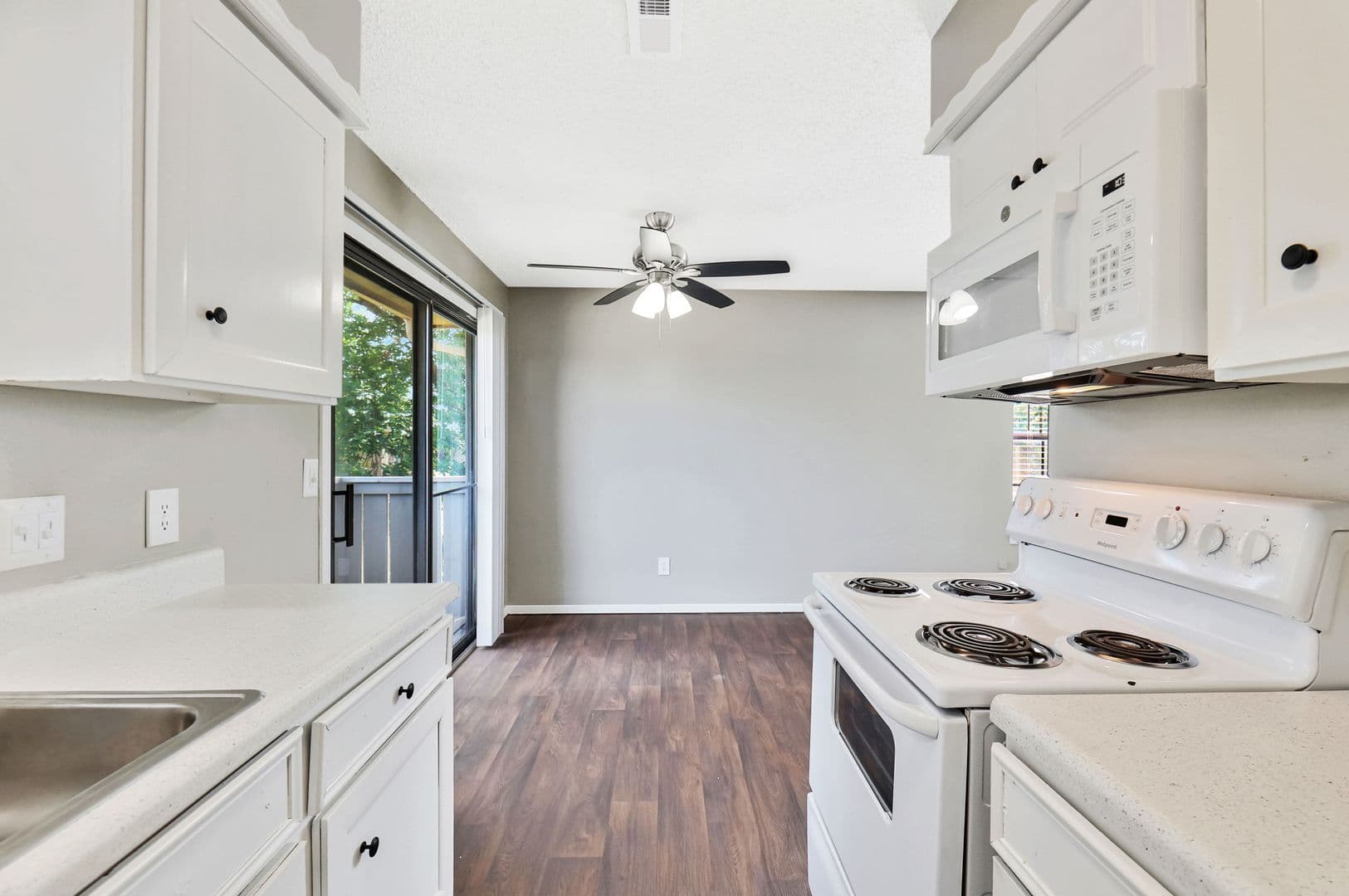 Wichita Apartment: 6841 W. Shade Lane #201