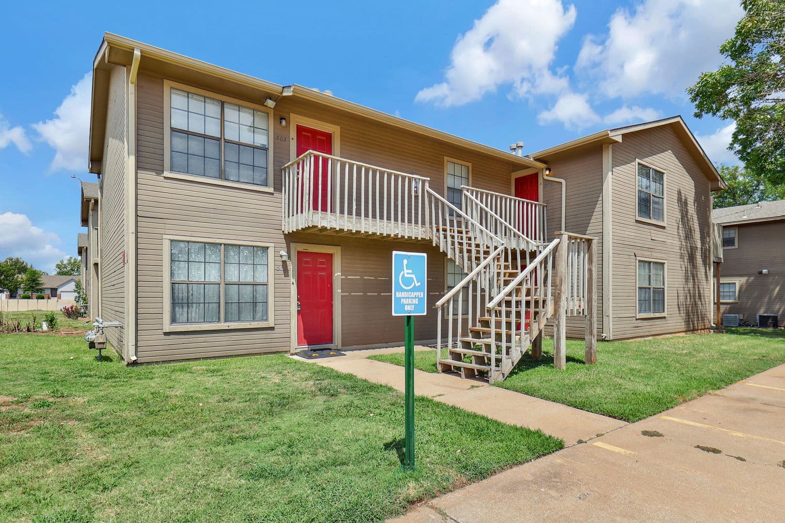 Wichita Apartment: 6841 W. Shade Lane #201
