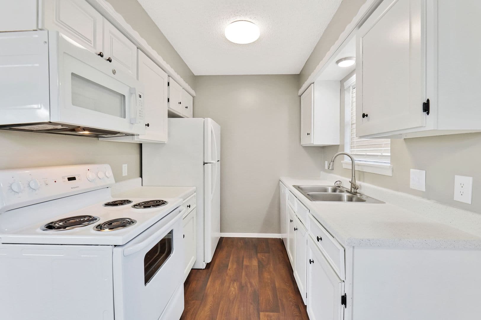 Wichita Apartment: 6841 W. Shade Lane #201