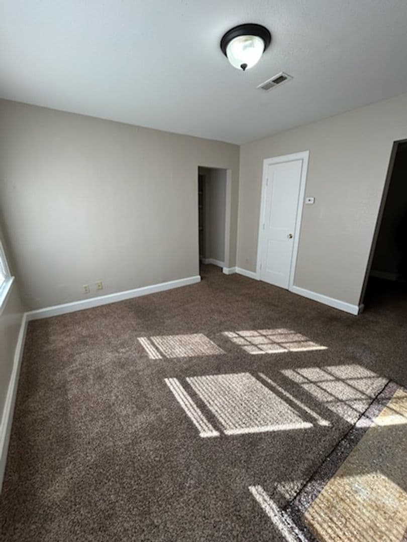 Wichita Apartment: 1160 N Emporia Ave