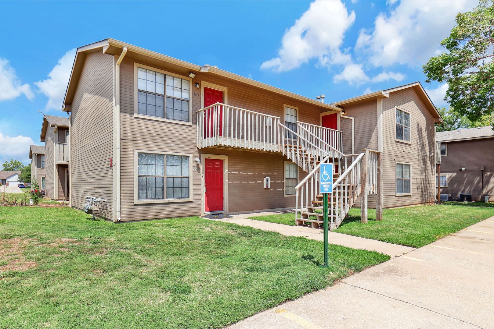 Wichita Apartment: 6841 W. Shade Lane #201