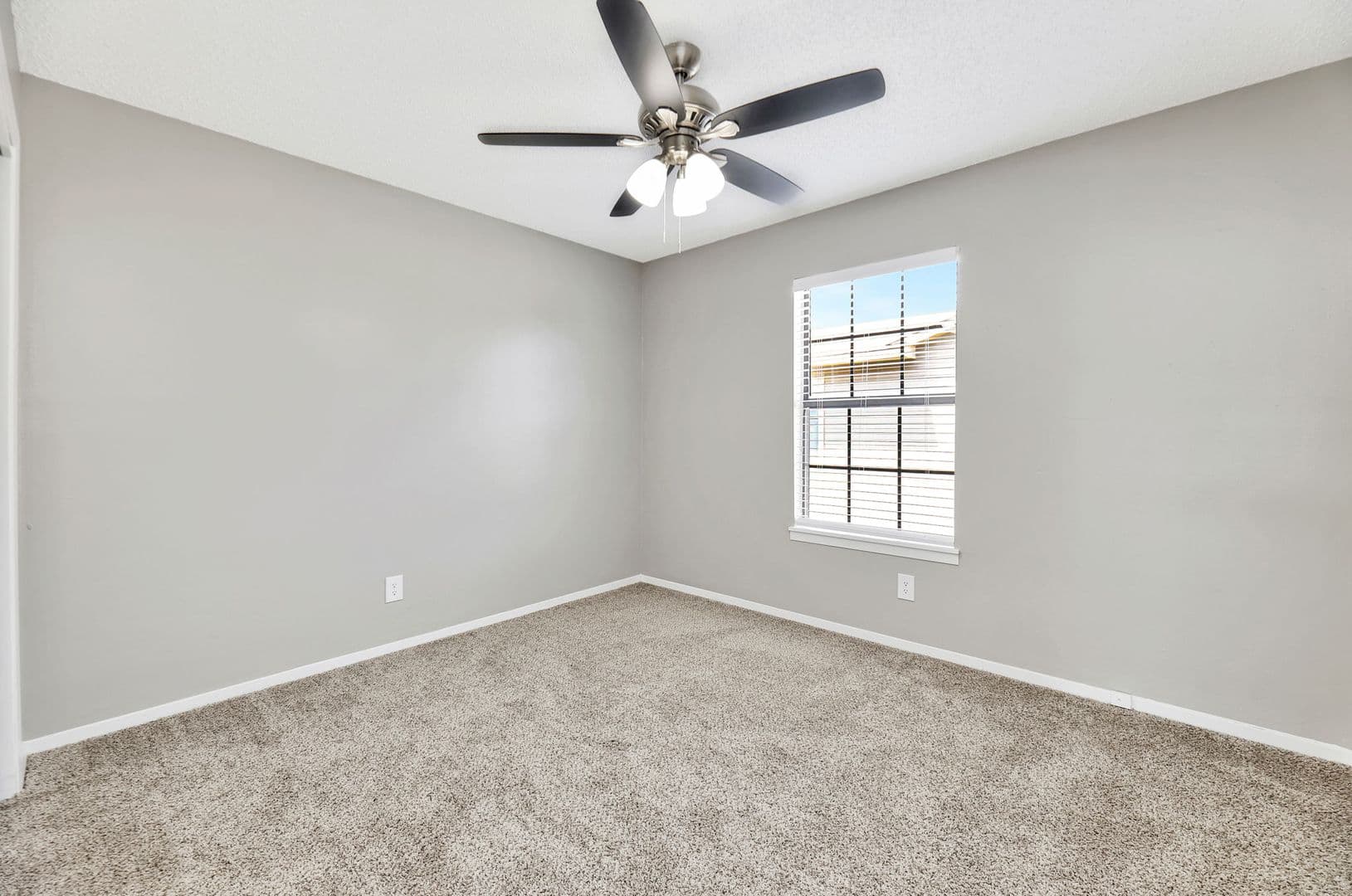 Wichita Apartment: 6841 W. Shade Lane #201