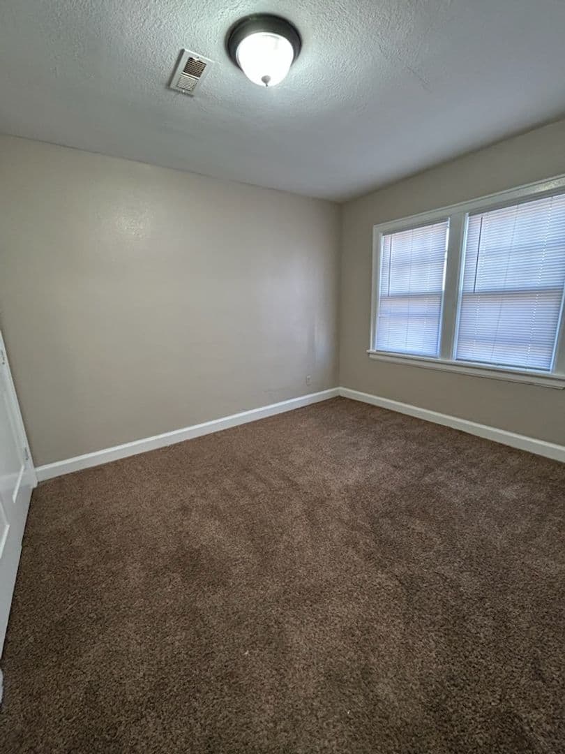 Wichita Apartment: 1160 N Emporia Ave
