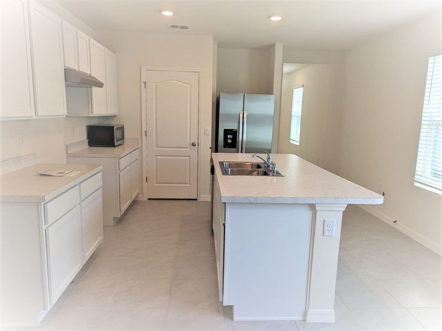 Deltona House: 935 August Sky Dr