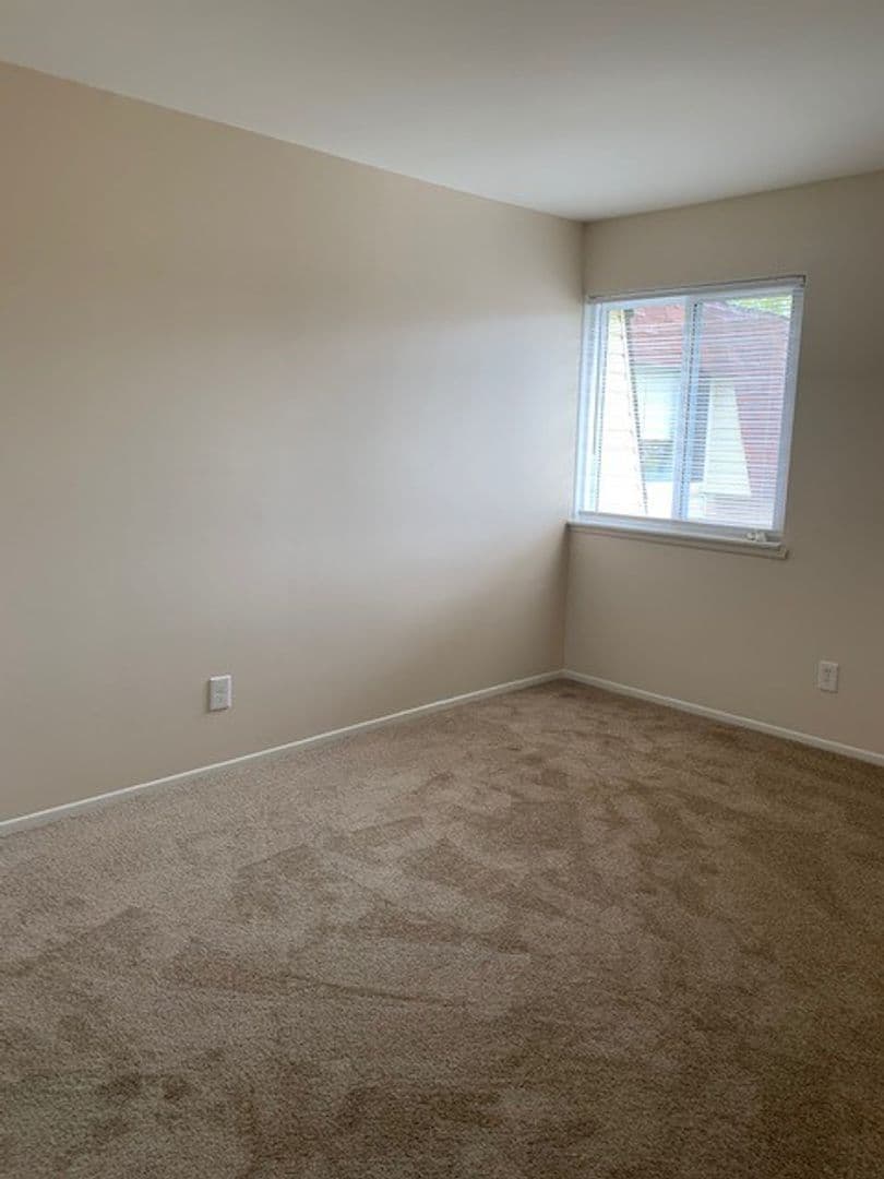 Warren Apartment: 14071 Stephen Rd