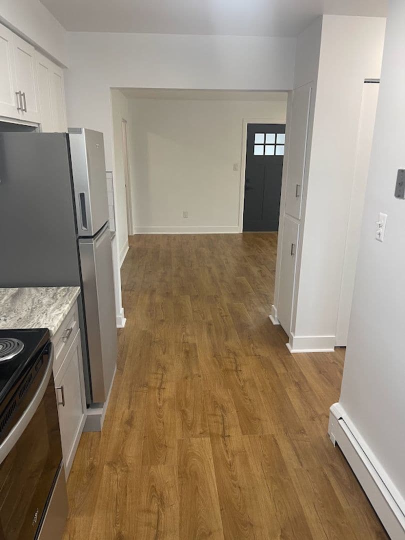 Royal Oak Apartment: 2301 W 14 Mile Rd