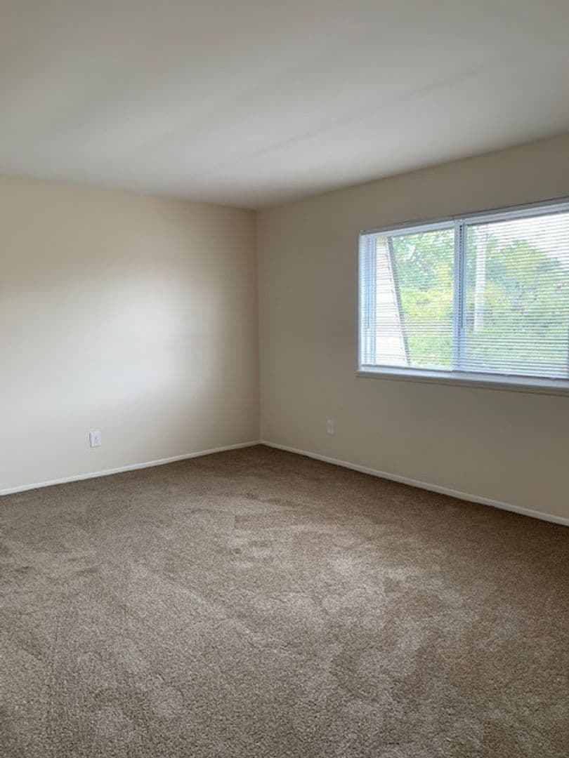 Warren Apartment: 14071 Stephen Rd