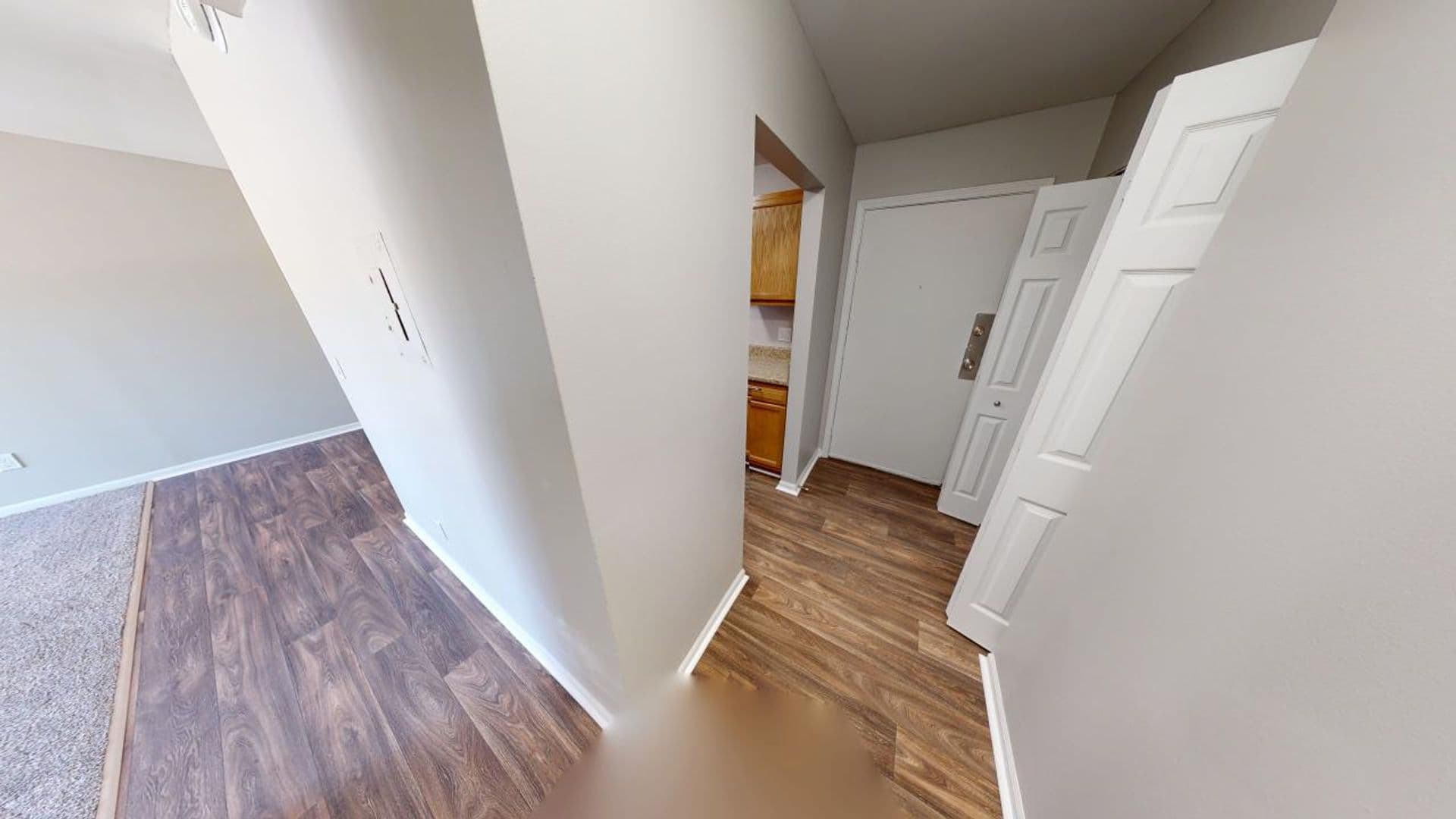 Dundee Apartment: 500 E Monroe St