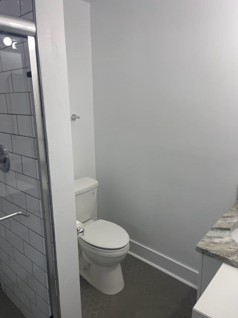 Royal Oak Apartment: 2301 W 14 Mile Rd