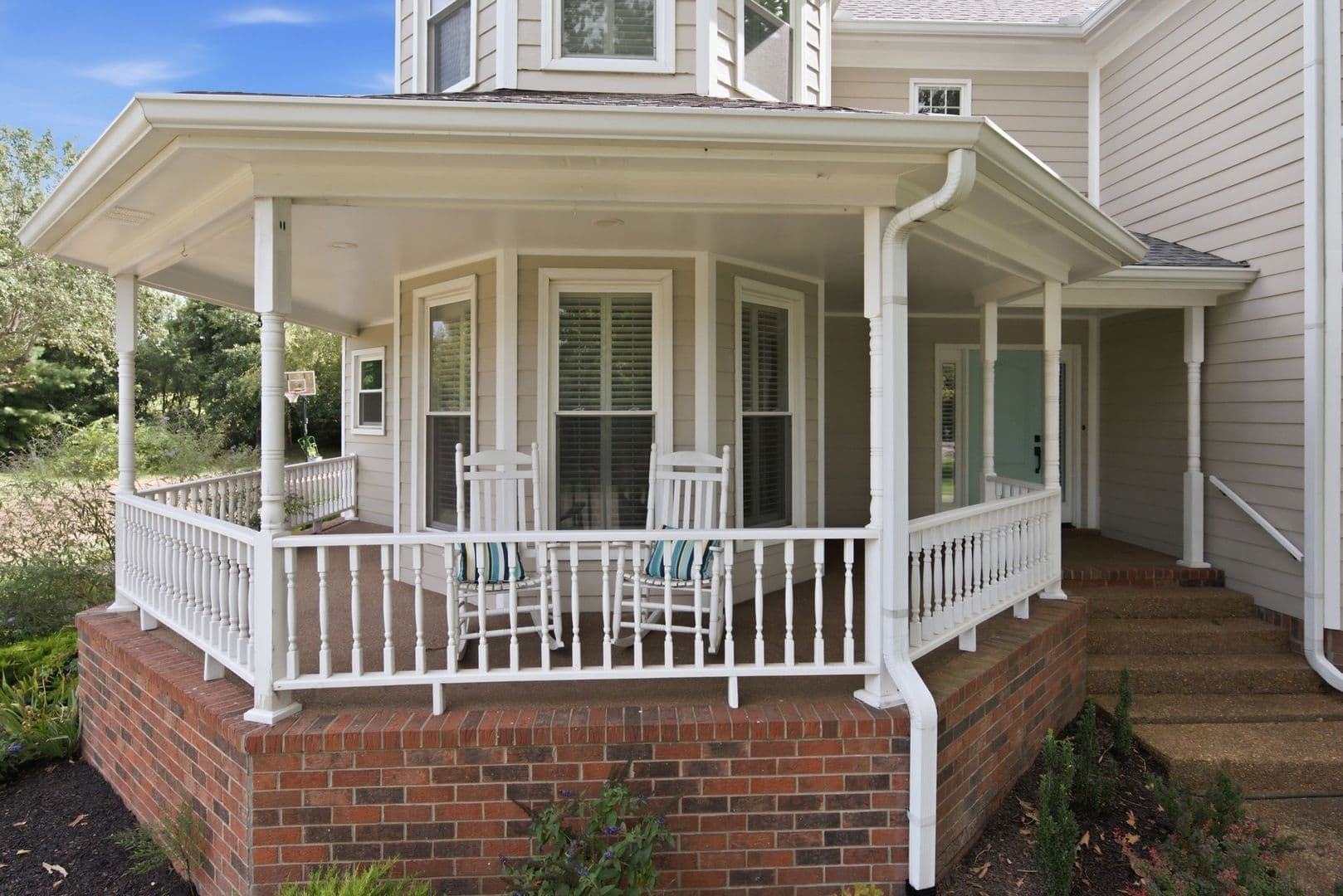 Brentwood House: 1733 Carriage Court