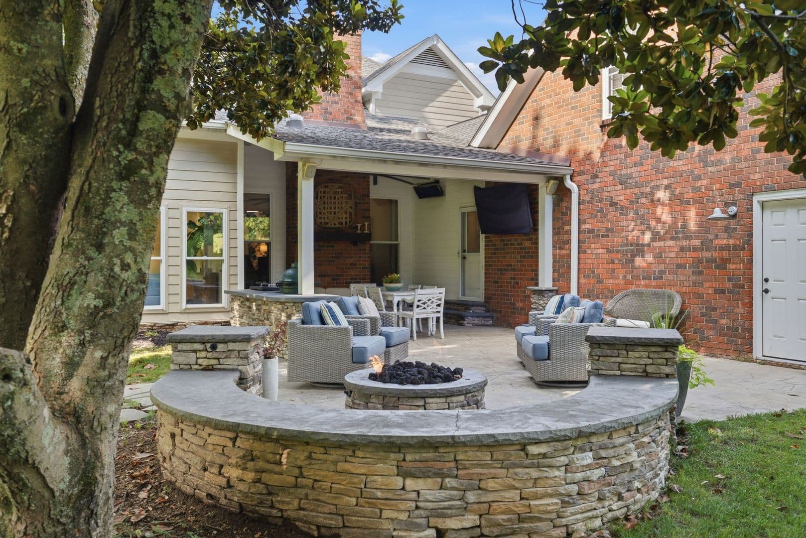 Brentwood House: 1733 Carriage Court